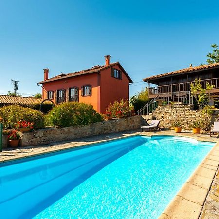 Hostal Casa de Aldea con Piscina Calefactada Villaviciosa  Exterior foto