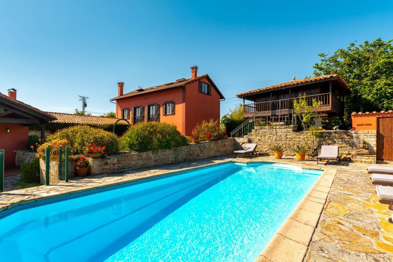 Hostal Casa de Aldea con Piscina Calefactada Villaviciosa  Exterior foto